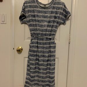 Woman’s tie waist dress